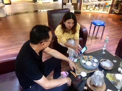 彩虹视觉项目部顾问周（潮州站） 为企业量身定制视觉服务与品牌策划